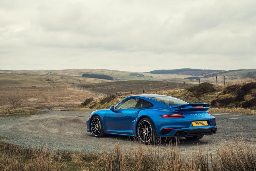 Porsche 911 Turbo S Coupe 2016 года  (UK) (фото 20 из 29)